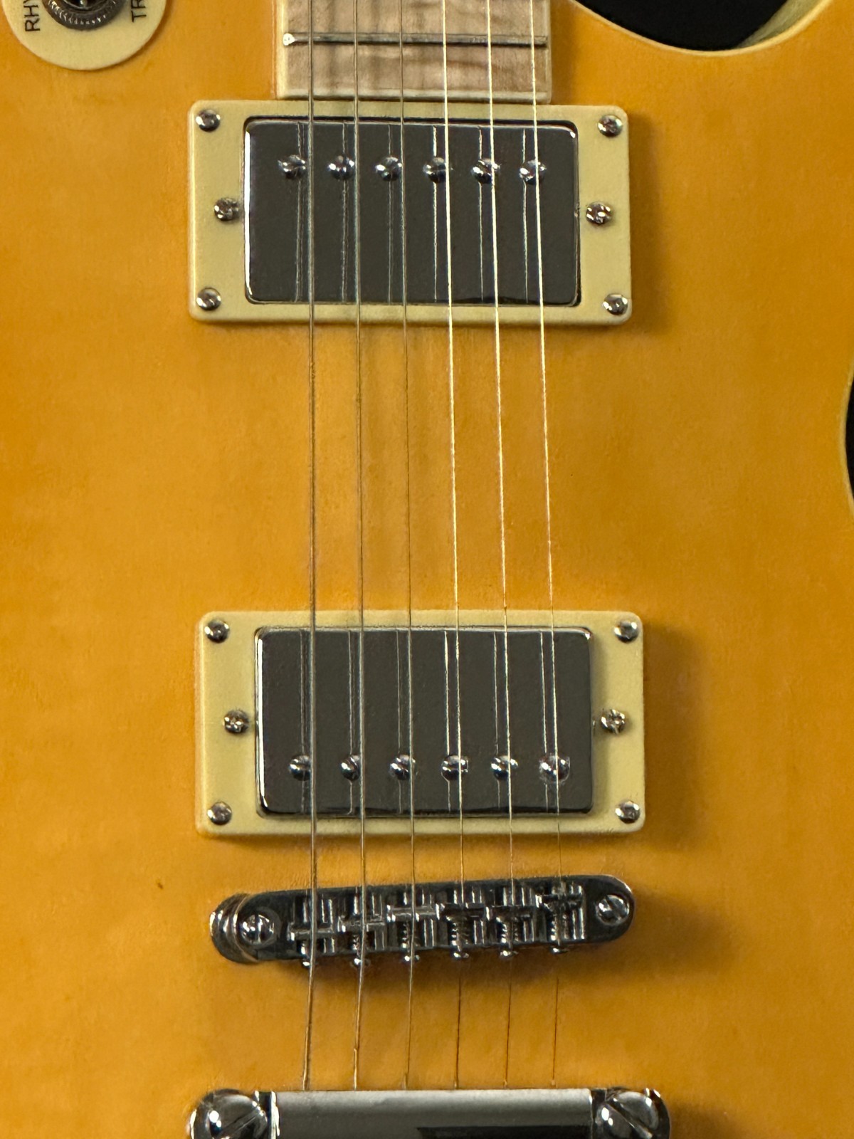 Limited Edition Keith Urban Phoenix Electric Guitar, Yellow, w/15KU 15 W Amp - Image 5