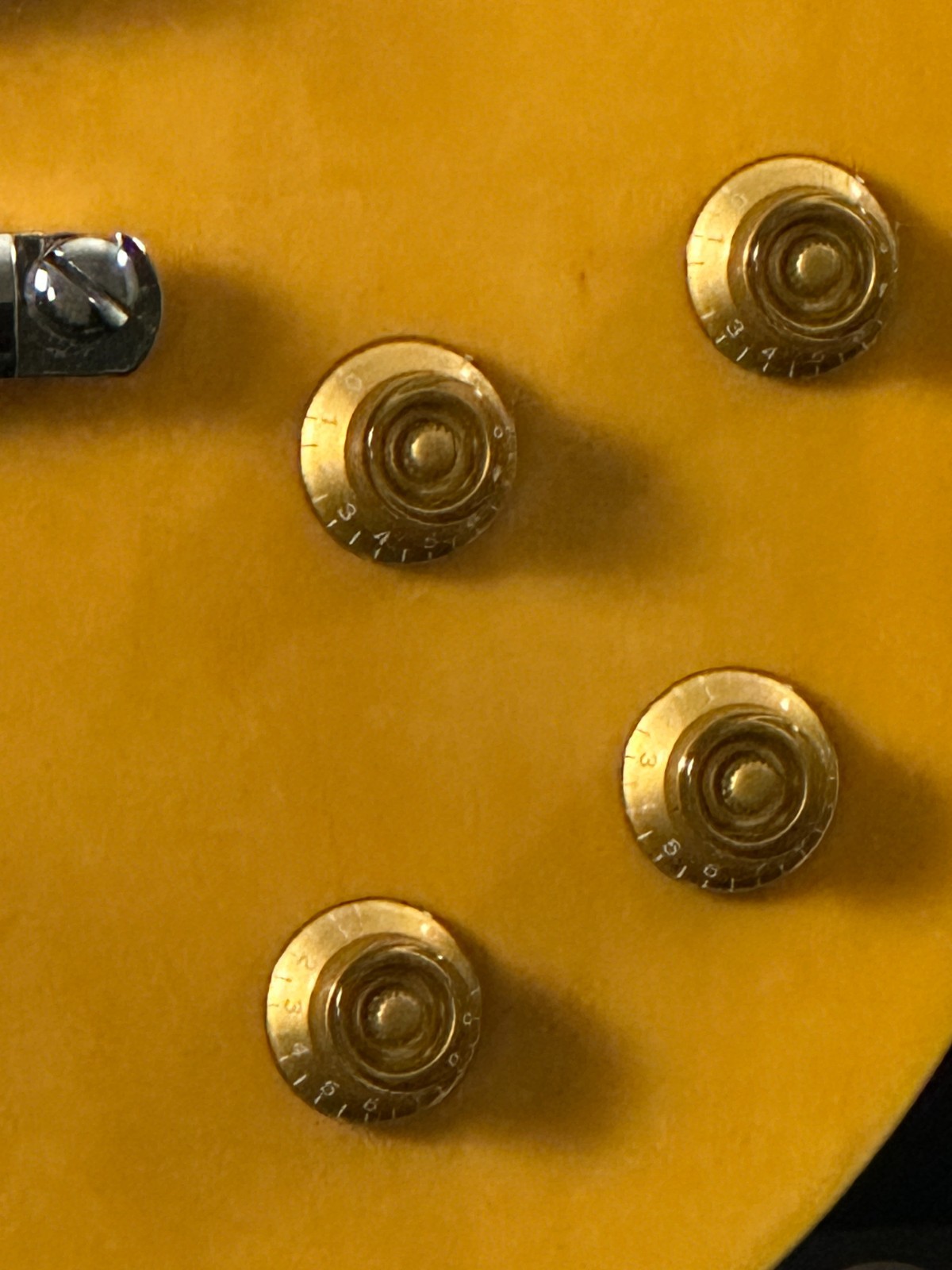 Limited Edition Keith Urban Phoenix Electric Guitar, Yellow, w/15KU 15 W Amp - Image 6