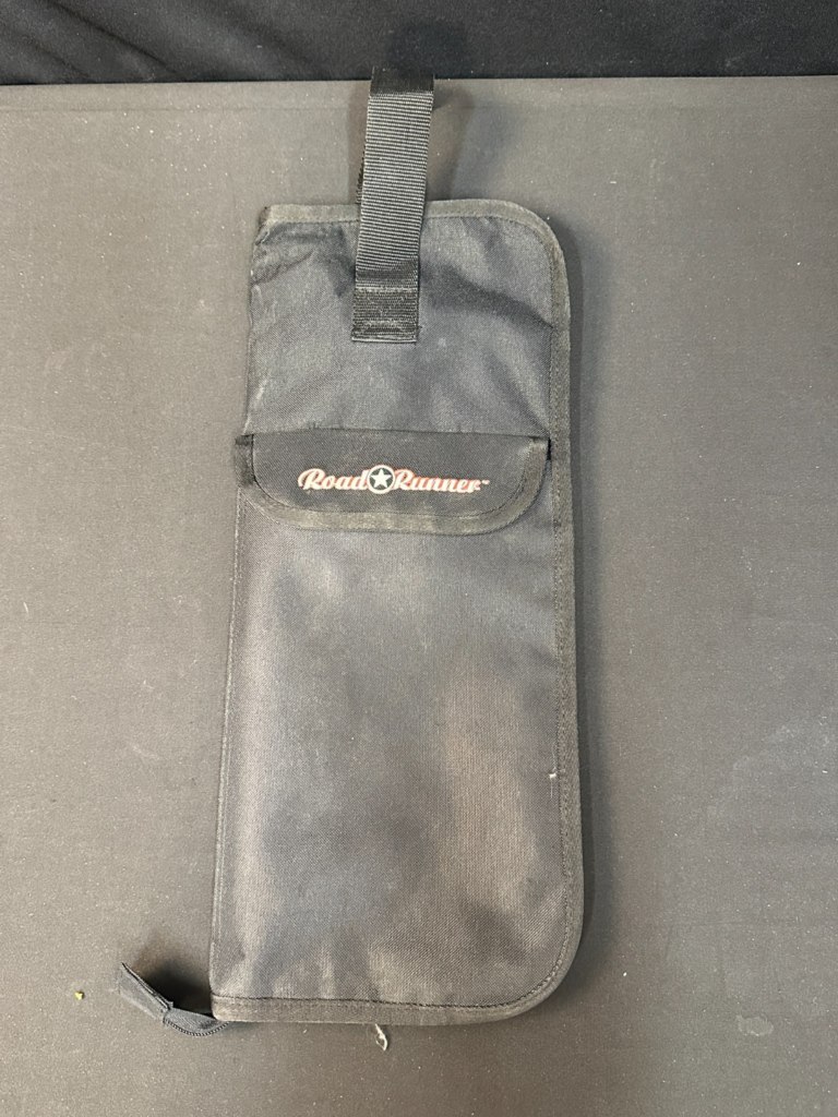 Road Runner Basic Black Drumstick Bag, 3 inner pockets, hang straps, carry strap