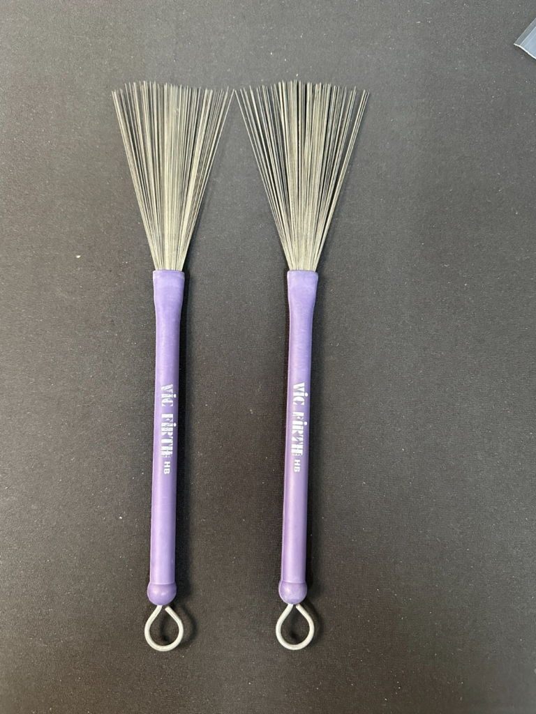 Vic Firth HB Heritage Retractable Loop End Wire Drum Brushes with Rubber Handles
