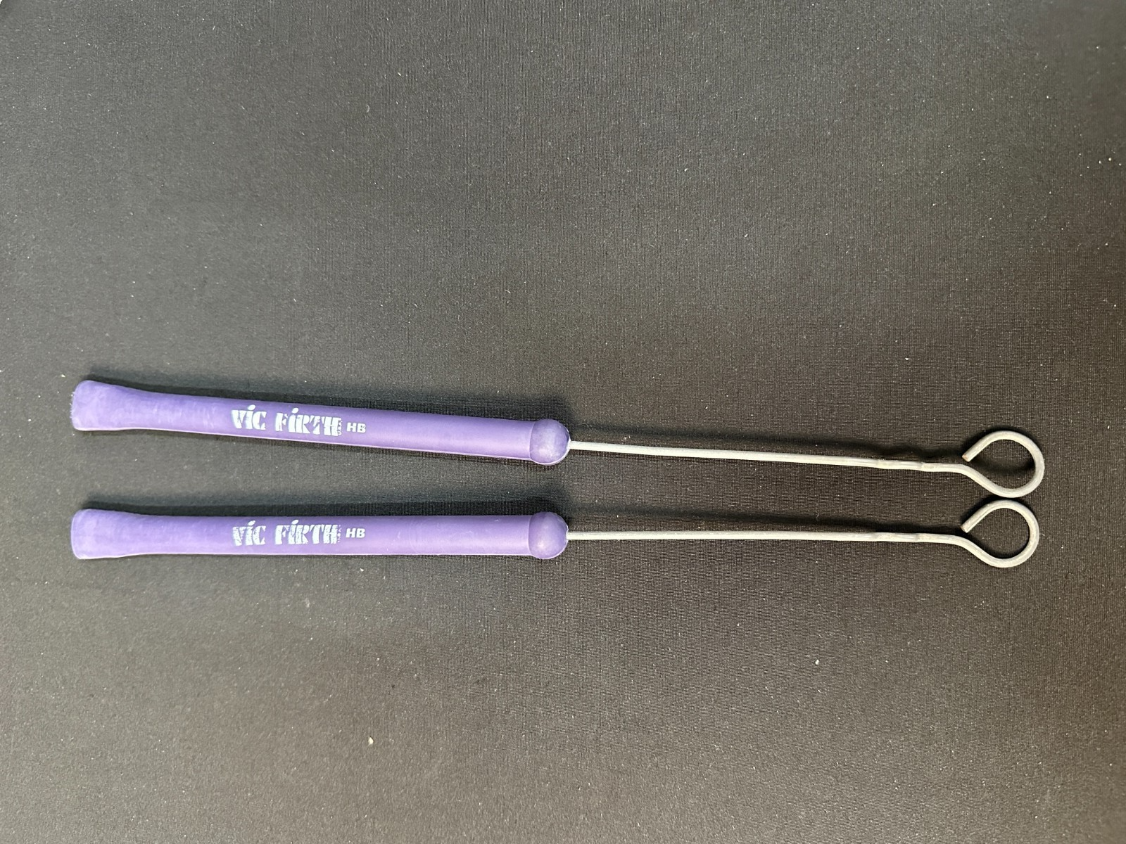Vic Firth HB Heritage Retractable Loop End Wire Drum Brushes with Rubber Handles - Image 2