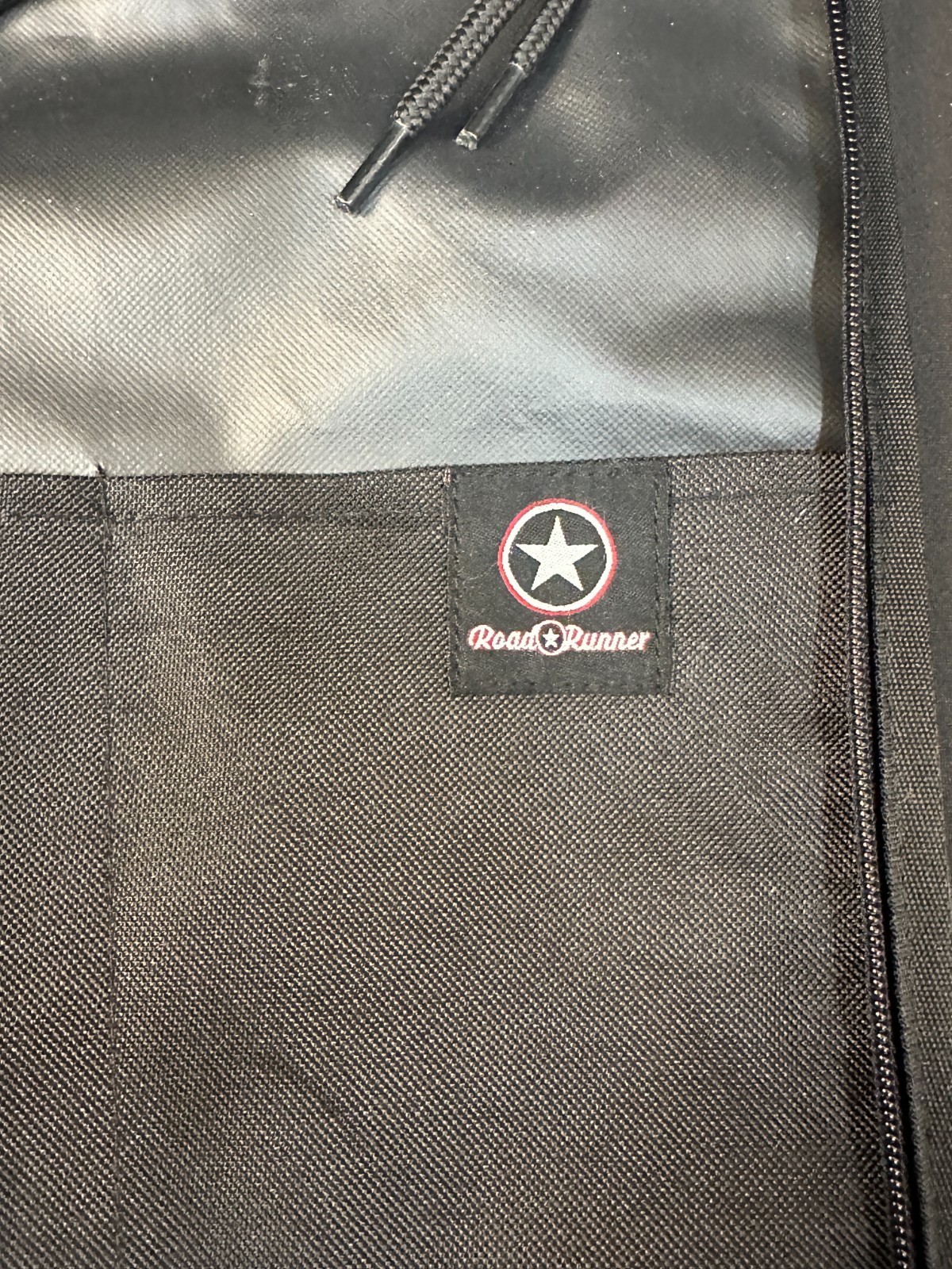 Road Runner Basic Black Drumstick Bag, 3 inner pockets, hang straps, carry strap - Image 8