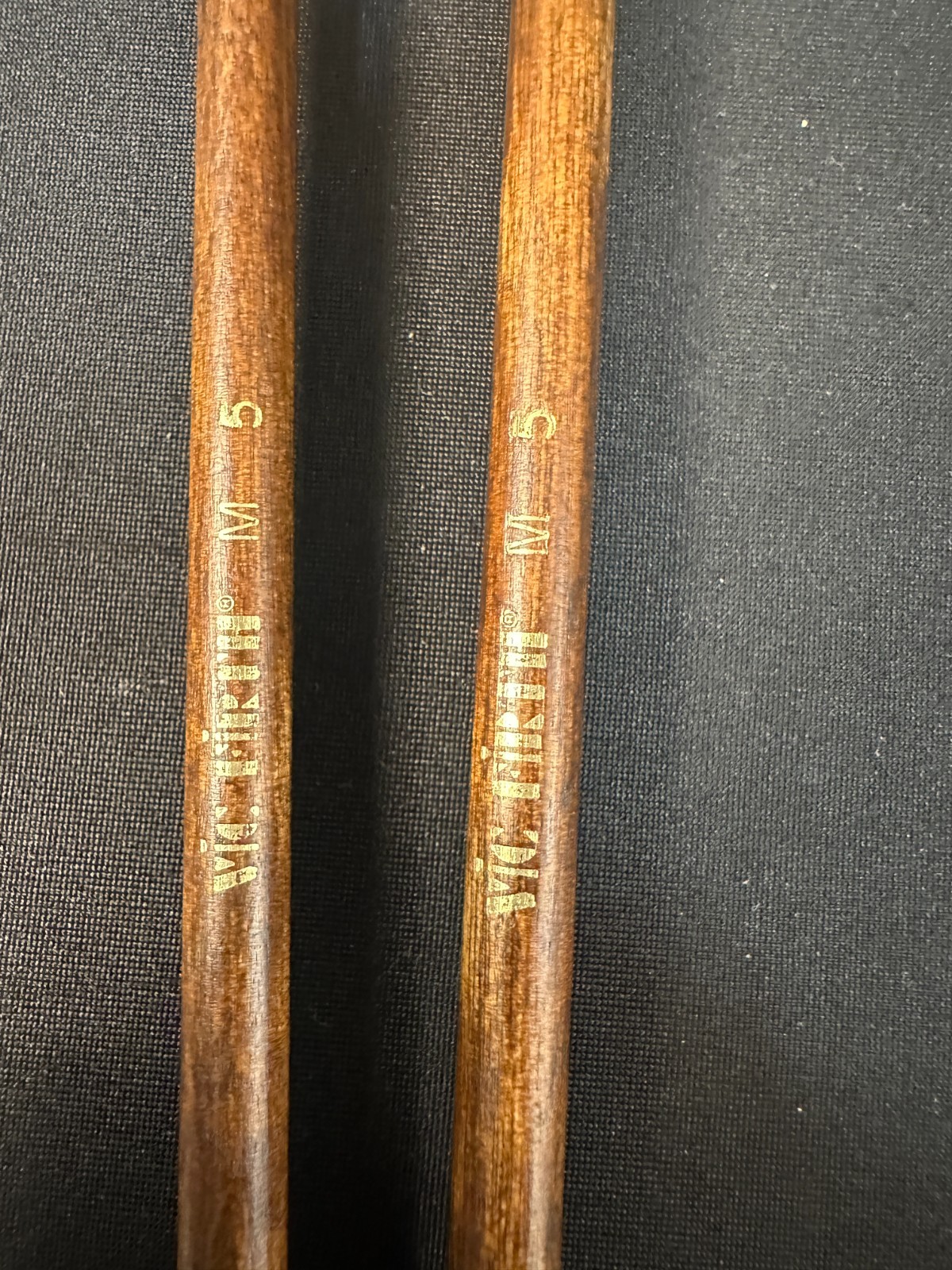 Vic Firth M5 Medium Rubber Mallets, dark birch handles, black rubber tips - Image 3