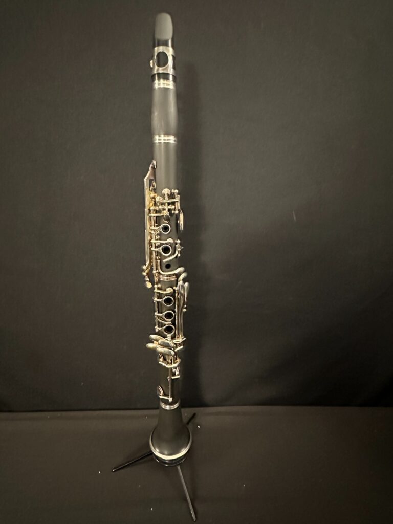 Unbranded Plastic C Clarinet with mouthpiece and 2 different sized barrels