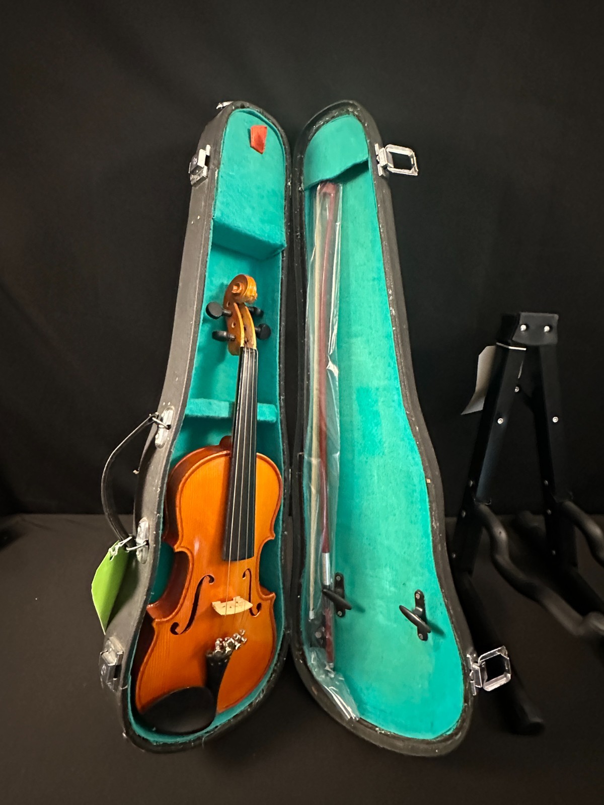 1/4 Size Violin outfit, comes with case and NEW BOW, includes metal fine tuners - Image 2