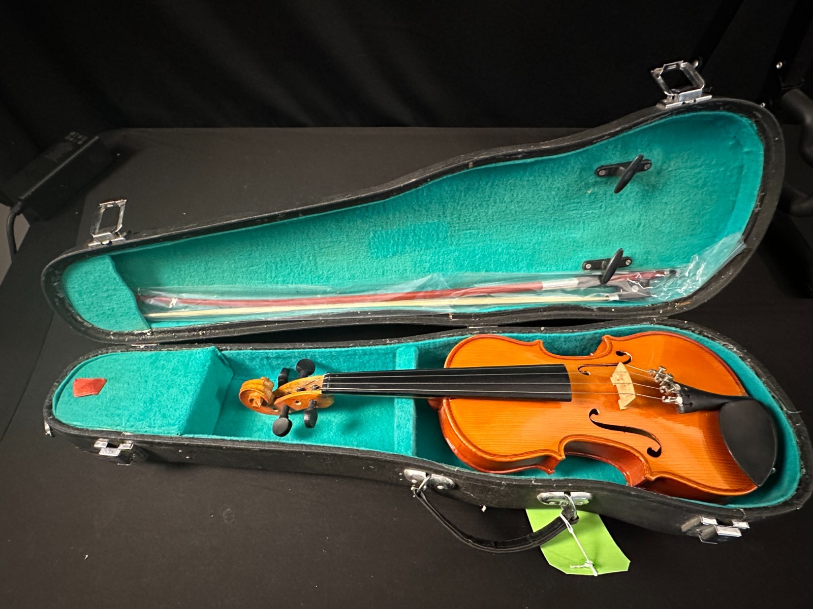 1/4 Size Violin outfit, comes with case and NEW BOW, includes metal fine tuners - Image 3