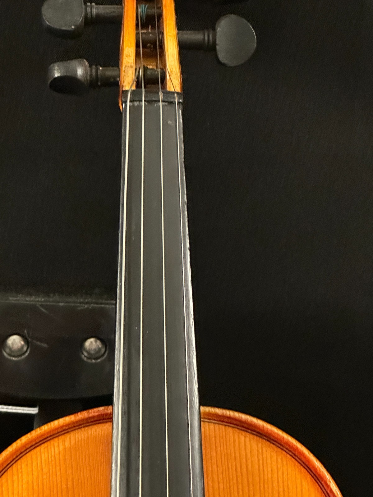 1/4 Size Violin outfit, comes with case and NEW BOW, includes metal fine tuners - Image 6