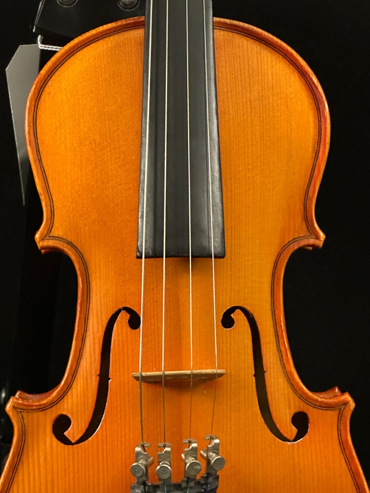 1/4 Size Violin outfit, comes with case and NEW BOW, includes metal fine tuners - Image 7