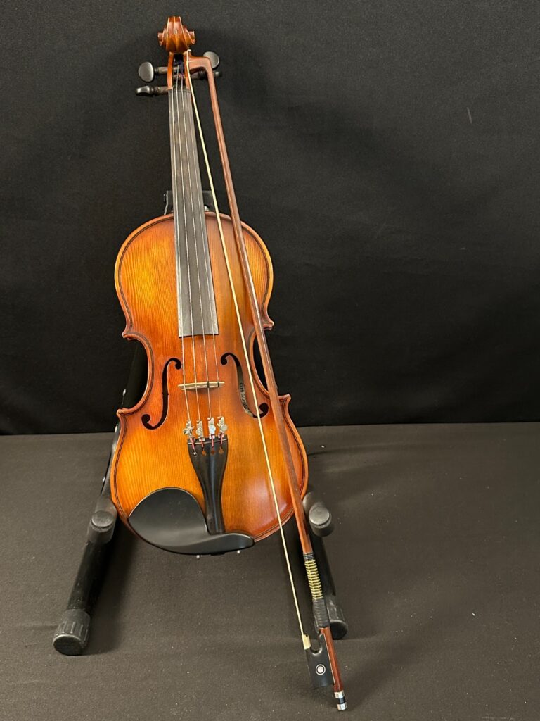 Corina 1/2 size Violin outfit, comes with case, rosin, bow, metal fine tuners
