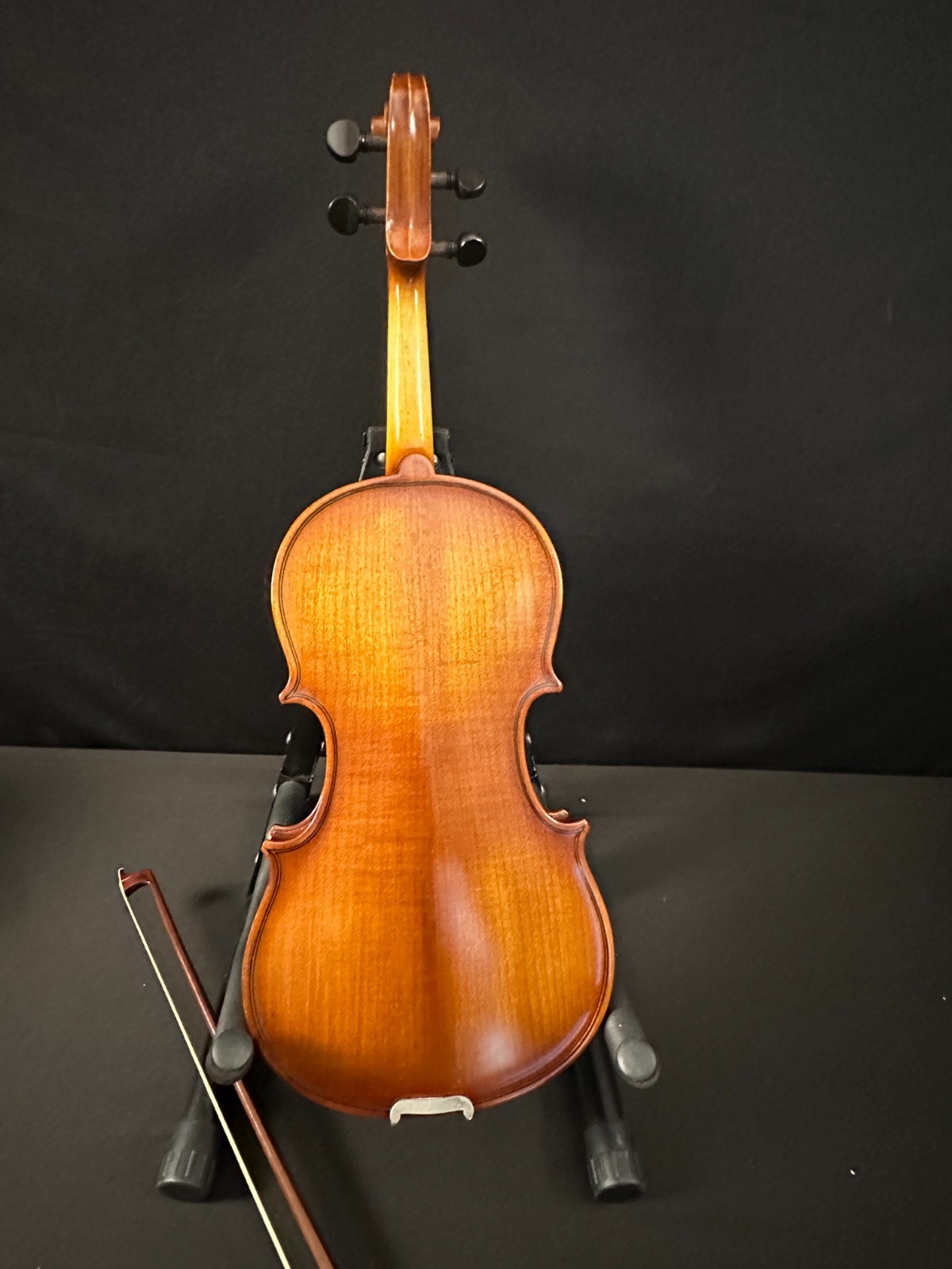 Corina 1/2 size Violin outfit, comes with case, rosin, bow, metal fine tuners - Image 8