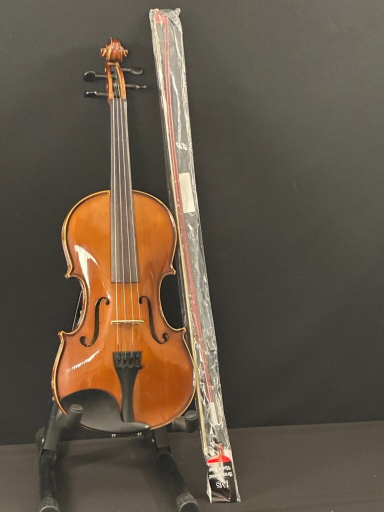 Franz Hoffman Prelude 4/4 Violin Outfit, new bow, case with straps, fine tuners