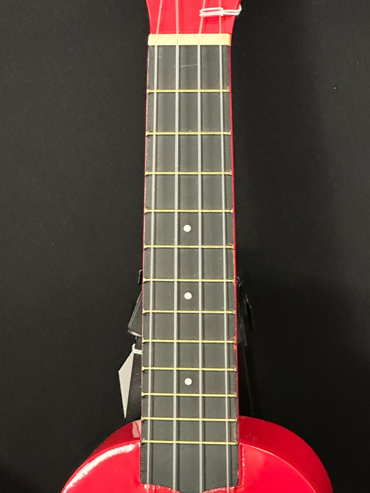 Eddy Finn EF-MRD "Minnow" Ukulele - Red with zippered red gig bag, nylon strings - Image 4