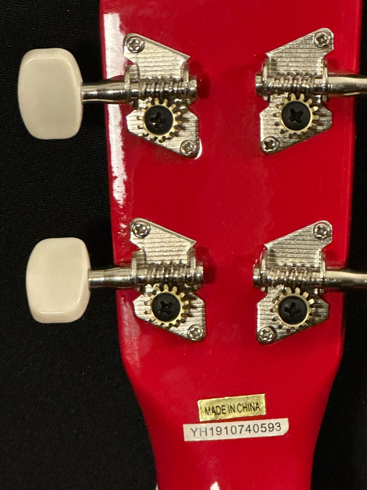 Eddy Finn EF-MRD "Minnow" Ukulele - Red with zippered red gig bag, nylon strings - Image 8