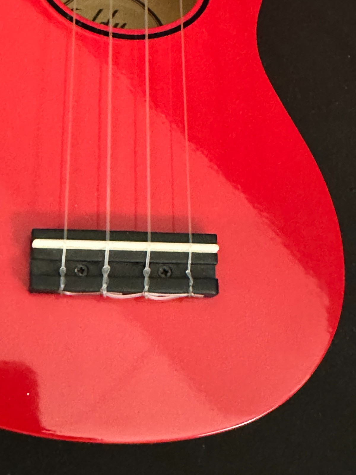 Eddy Finn EF-MRD "Minnow" Ukulele - Red with zippered red gig bag, nylon strings - Image 9