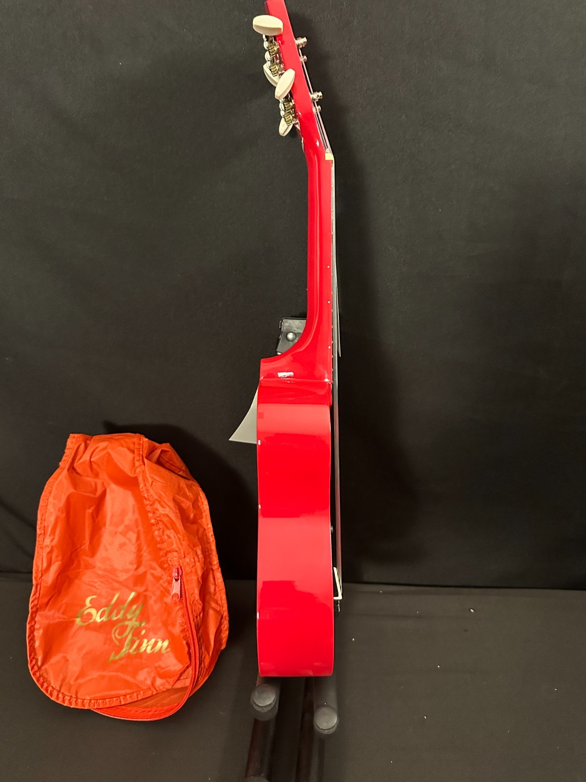 Eddy Finn EF-MRD "Minnow" Ukulele - Red with zippered red gig bag, nylon strings - Image 10