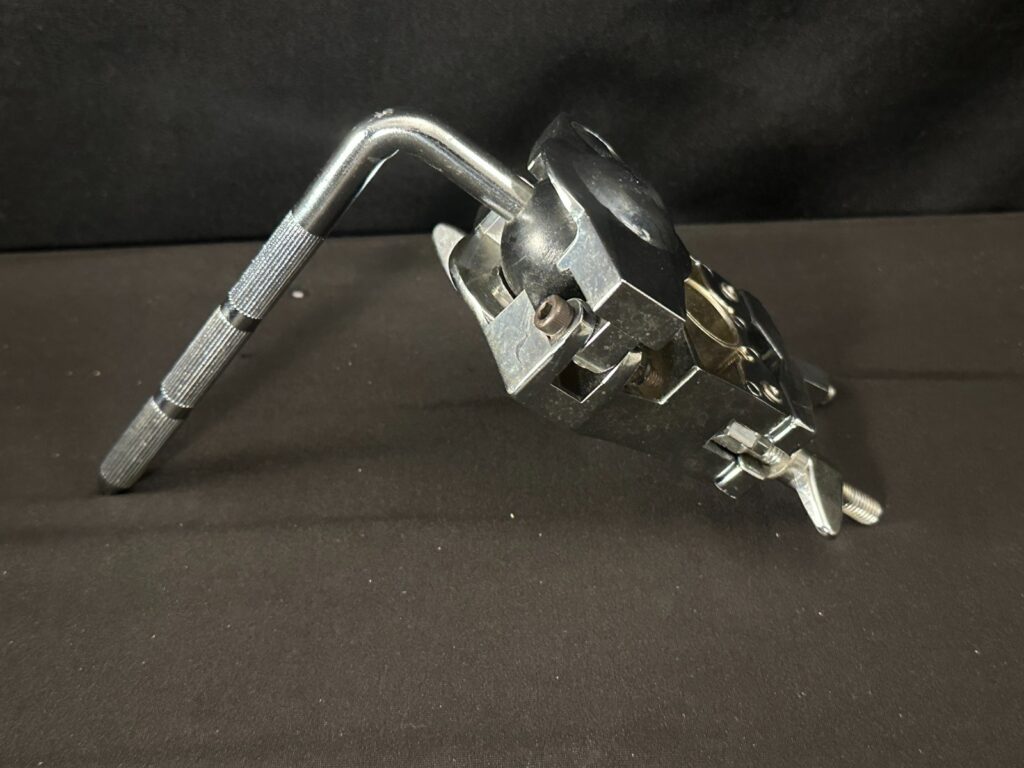 Single Tom Mount Holder w/L Arm and Built-in Multi Clamp, brushed silver, chrome