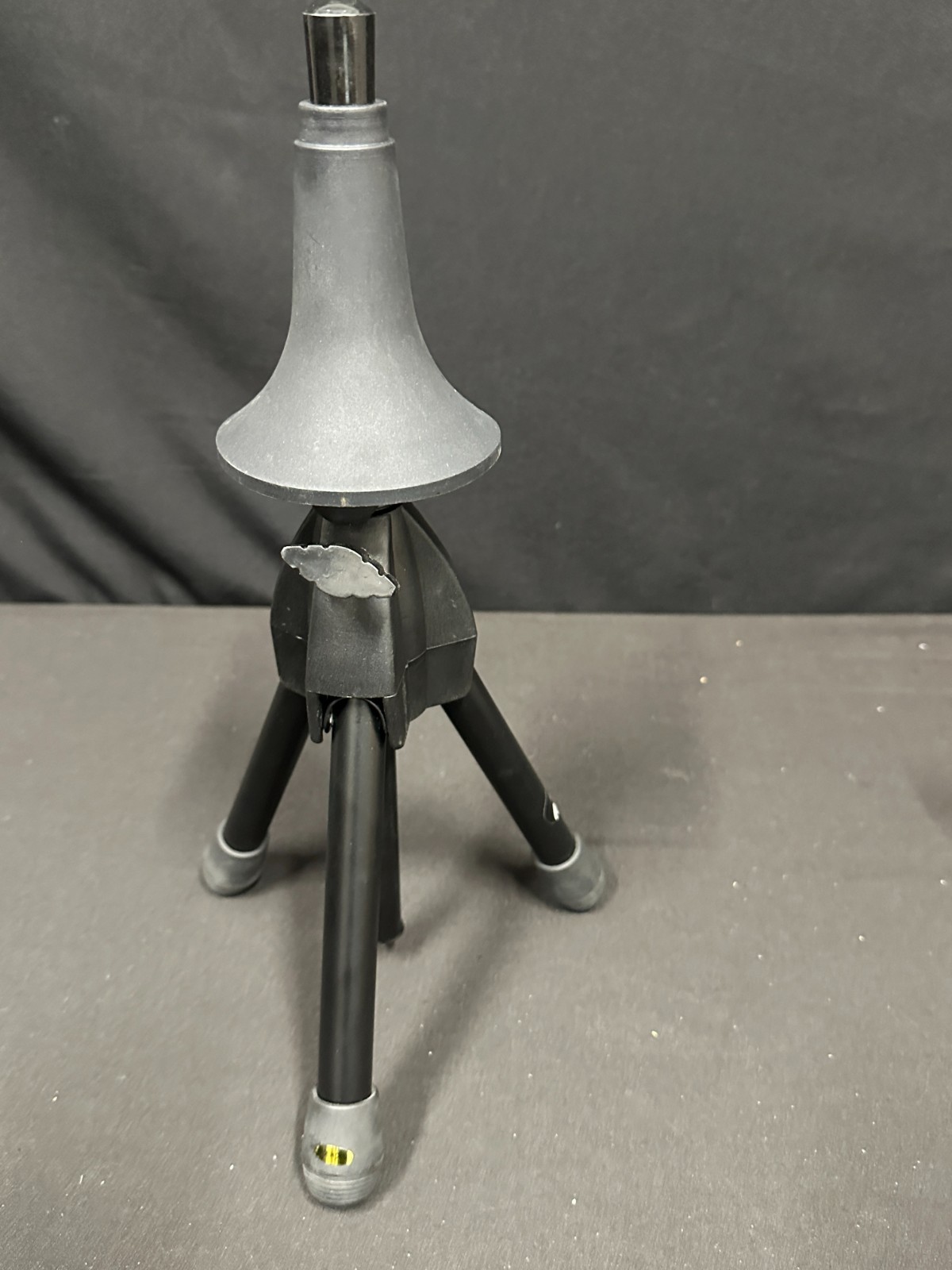Antigua ABS607 Trumpet Stand, compact, stable, rubber feet, moulded ABS bell cup - Image 12