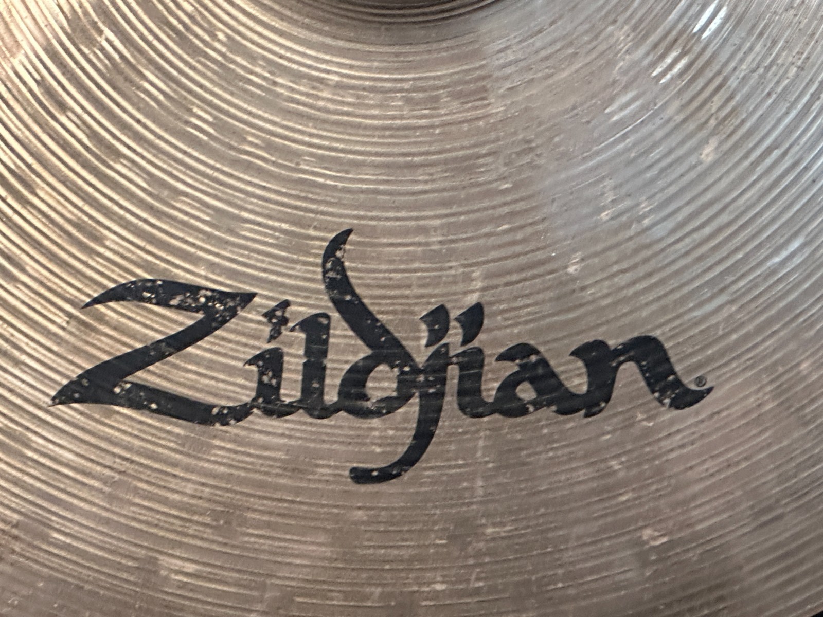 Zildjian ZBT 16" Crash Cymbal for drumset, medium thin crash, great for rock/pop - Image 3