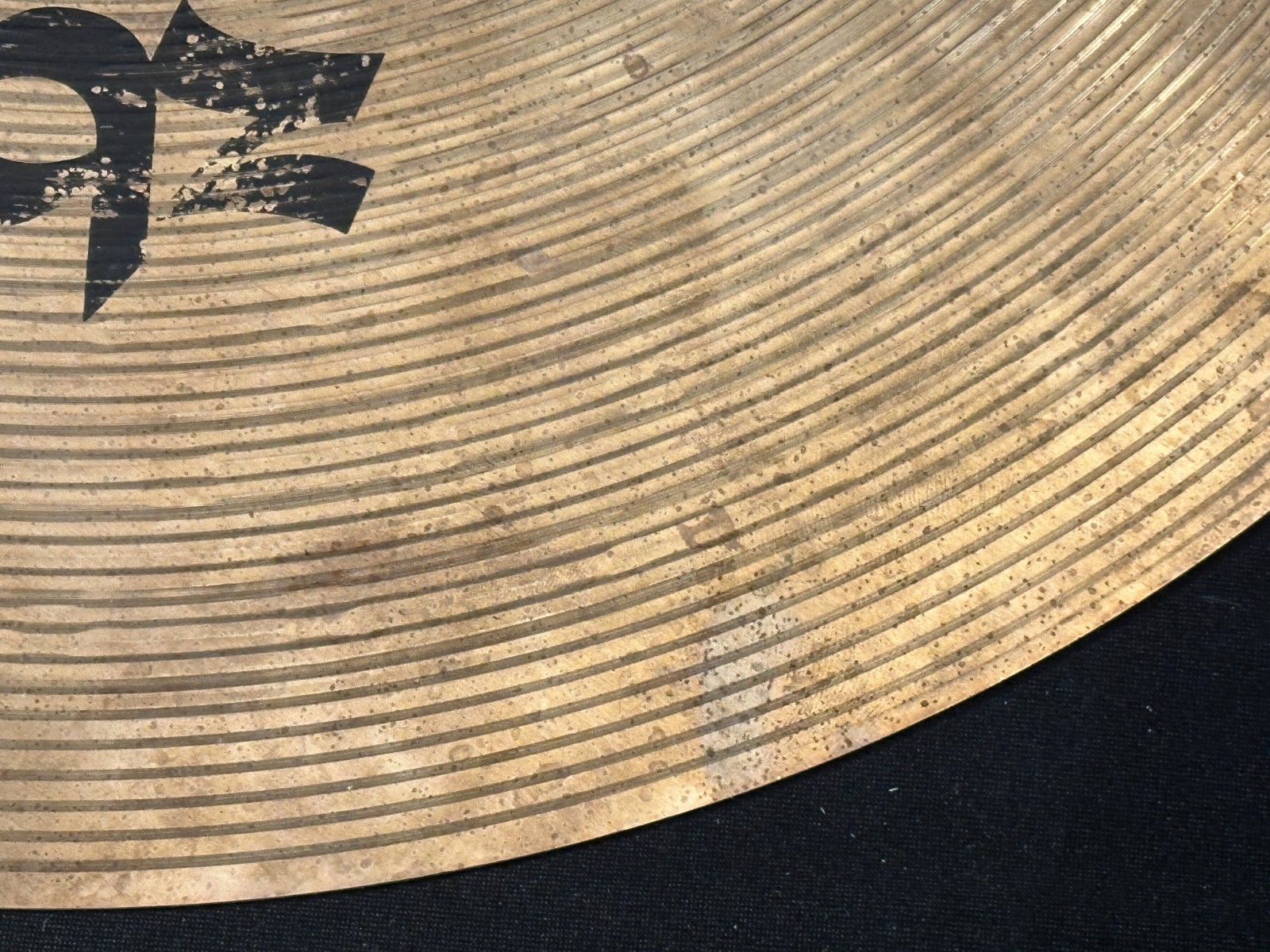 Zildjian ZBT 16" Crash Cymbal for drumset, medium thin crash, great for rock/pop - Image 9