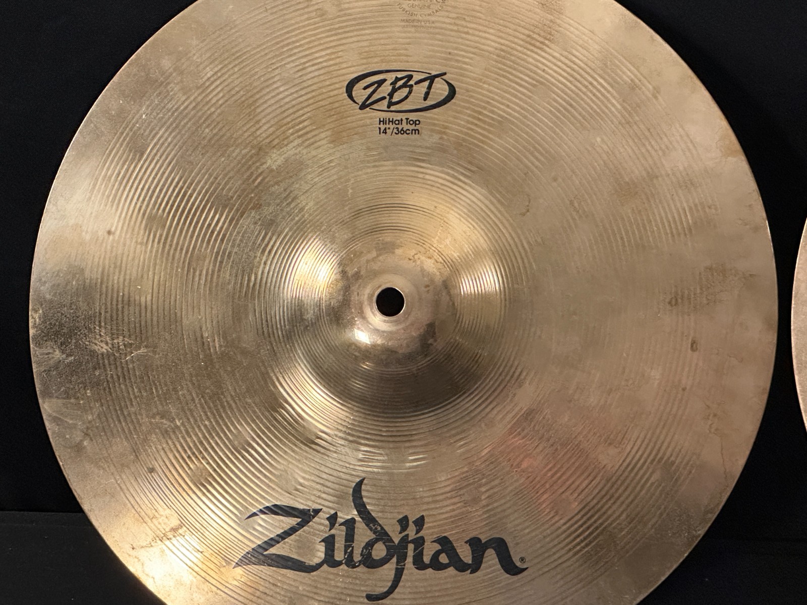 Zildjian ZBT 14" Hi-Hat cymbals for drumset, bronze construction, made in USA - Image 2