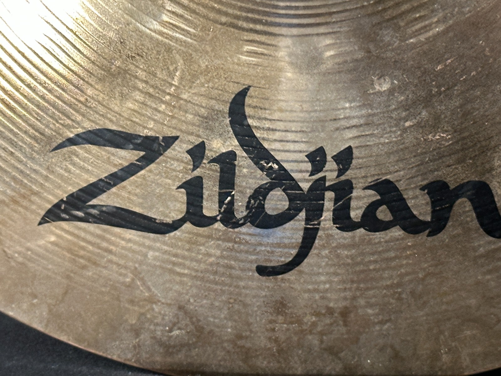 Zildjian ZBT 14" Hi-Hat cymbals for drumset, bronze construction, made in USA - Image 8