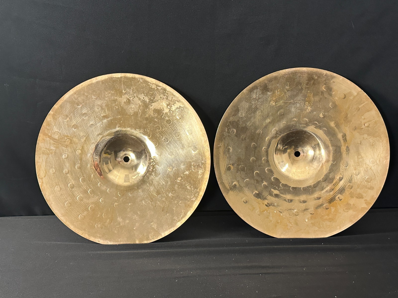 Zildjian ZBT 14" Hi-Hat cymbals for drumset, bronze construction, made in USA - Image 10
