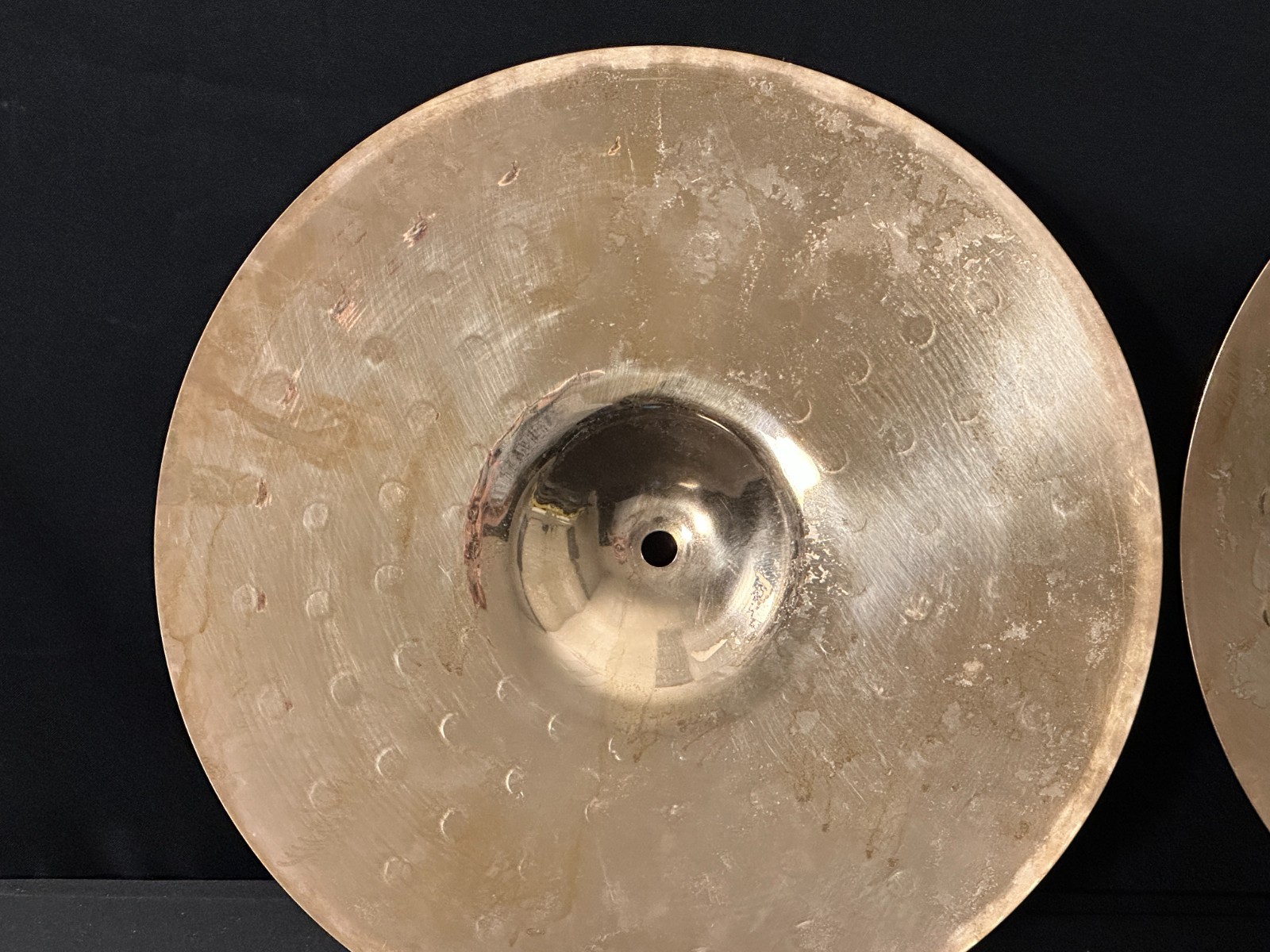 Zildjian ZBT 14" Hi-Hat cymbals for drumset, bronze construction, made in USA - Image 11
