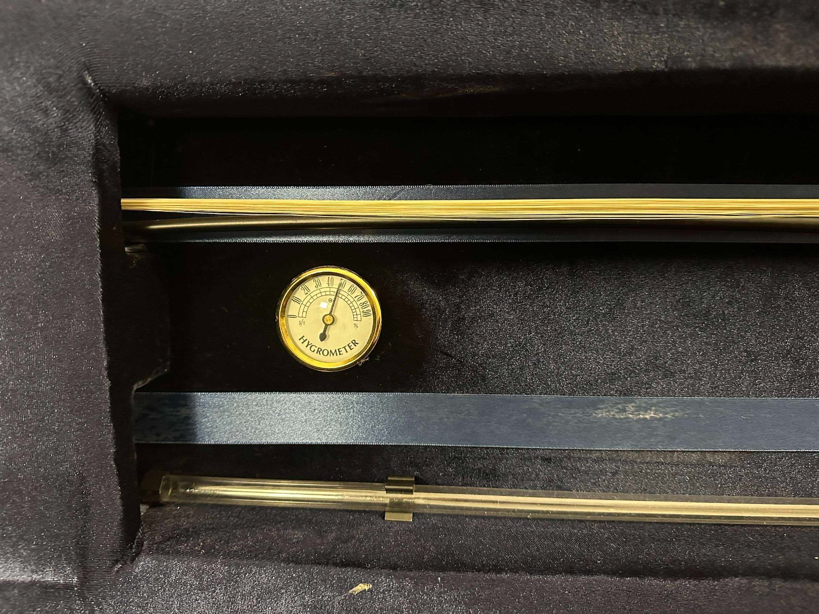 Strobel ML-105 Full Size Violin outfit with Cadenza Overture bow and hygrometer - Image 3