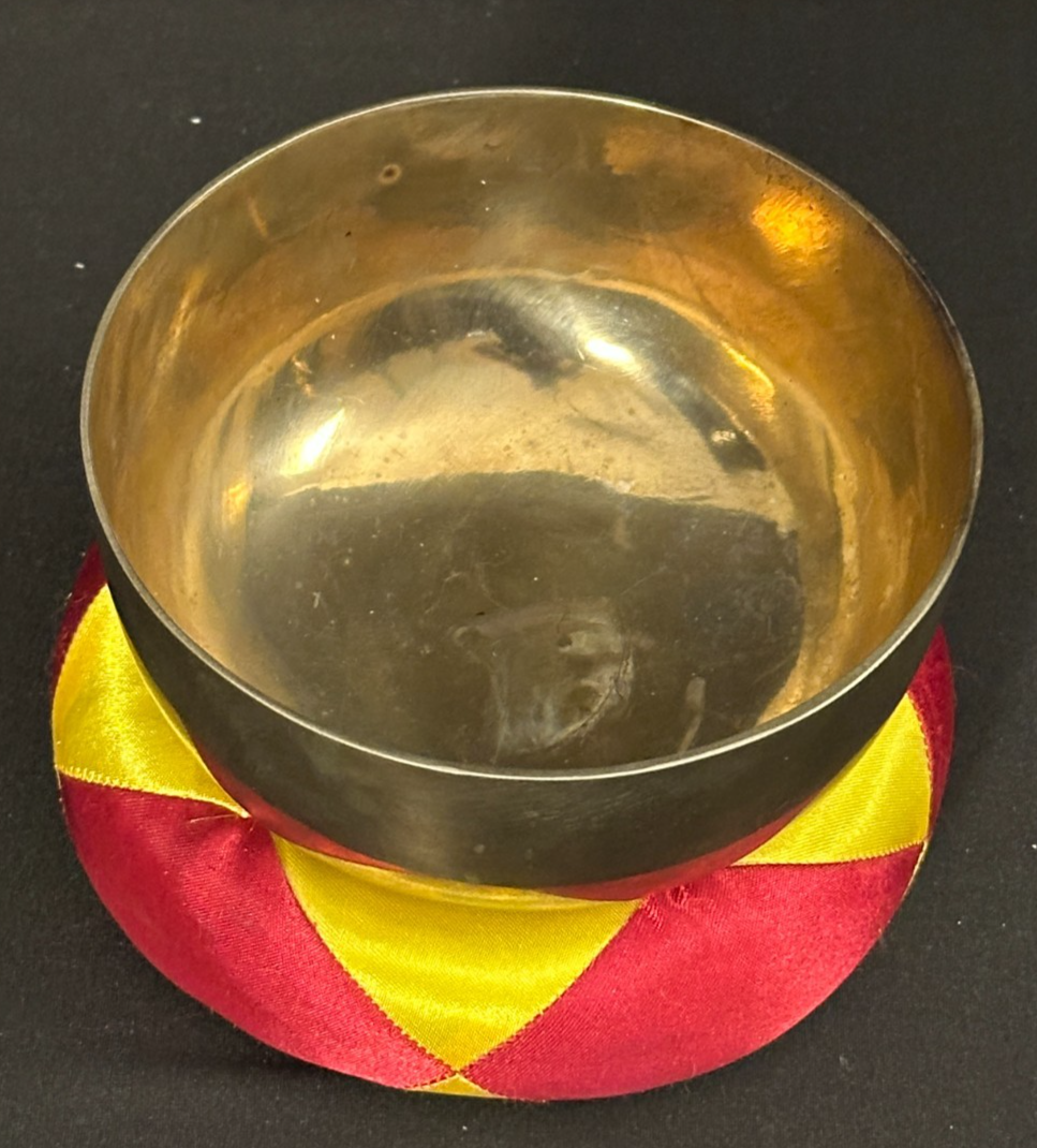 5" Brass singing bowl with red and yellow cushion, 2.5" deep, NO BEATER - Image 8