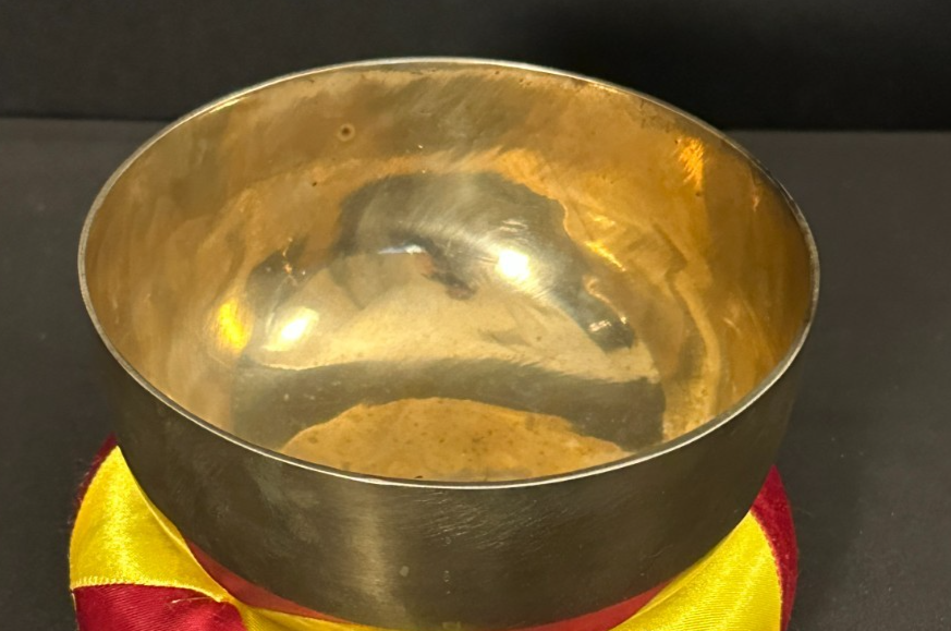 5" Brass singing bowl with red and yellow cushion, 2.5" deep, NO BEATER - Image 9