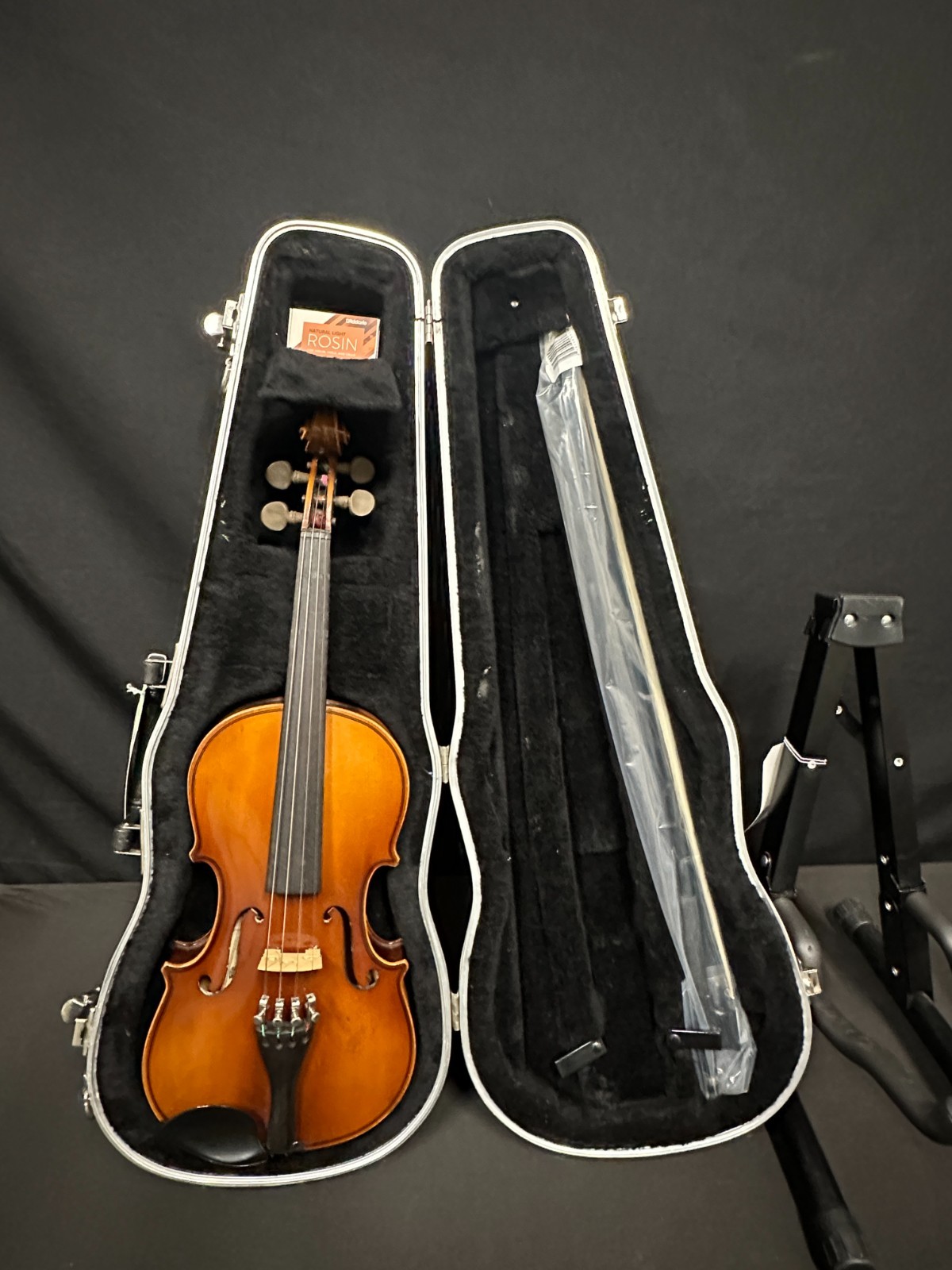 Suzuki Kiso No. 7 1/2 size Violin Outfit, made in Japan, comes w/ rosin, new bow