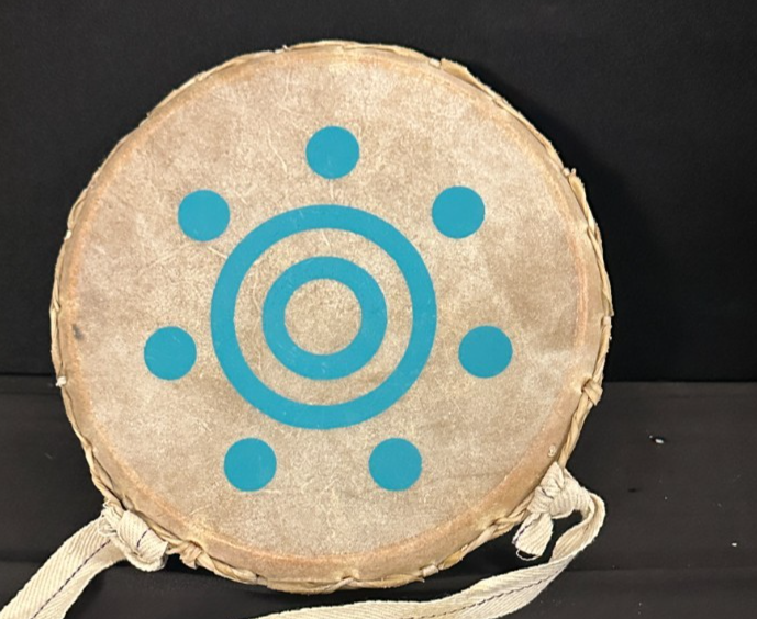 MKS Kolkata 7.5" decorated Indian Hand Drum, clay, with strap, known as Nagada - Image 7