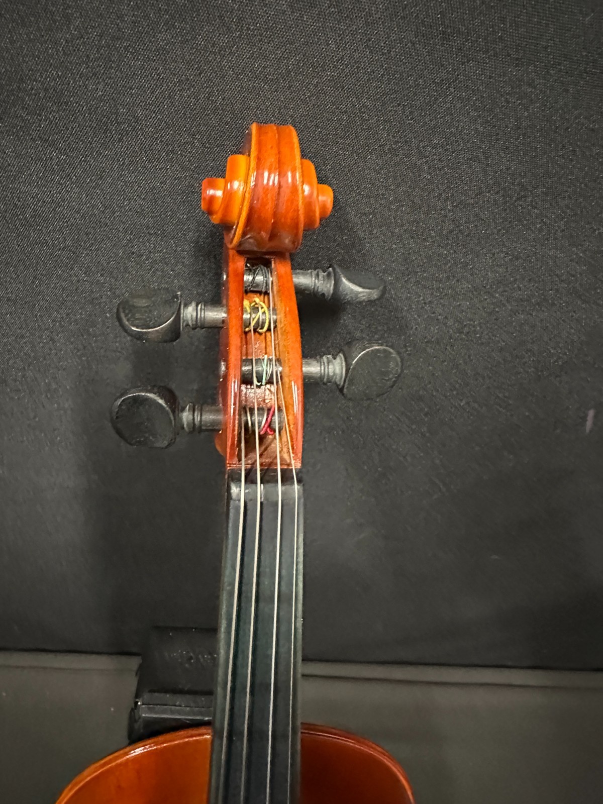 Suzuki Nagoya 220 1/2 size Violin Outfit, made in Japan, comes w/ rosin, new bow - Image 3