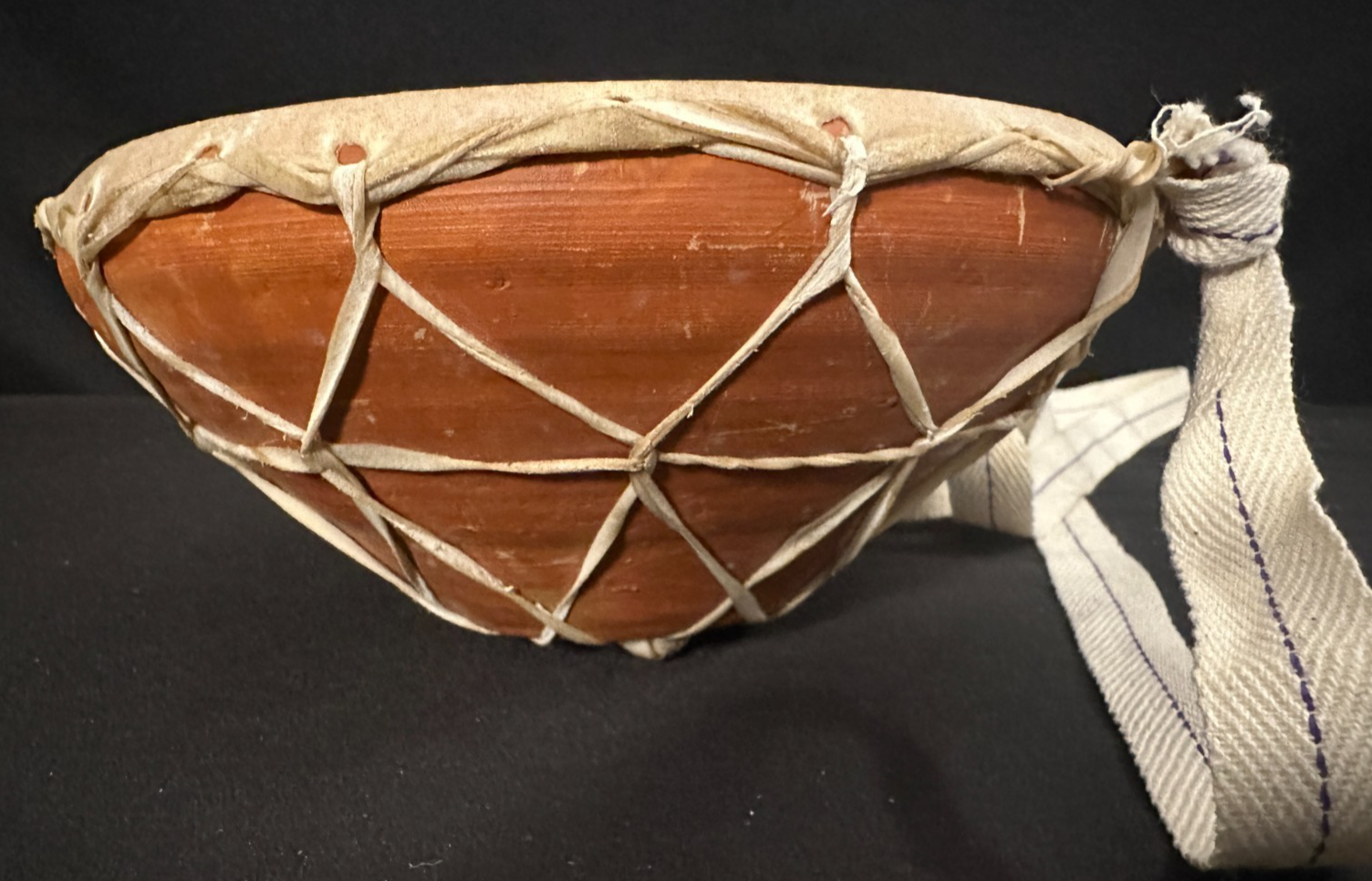 MKS Kolkata 7.5" decorated Indian Hand Drum, clay, with strap, known as Nagada - Image 11
