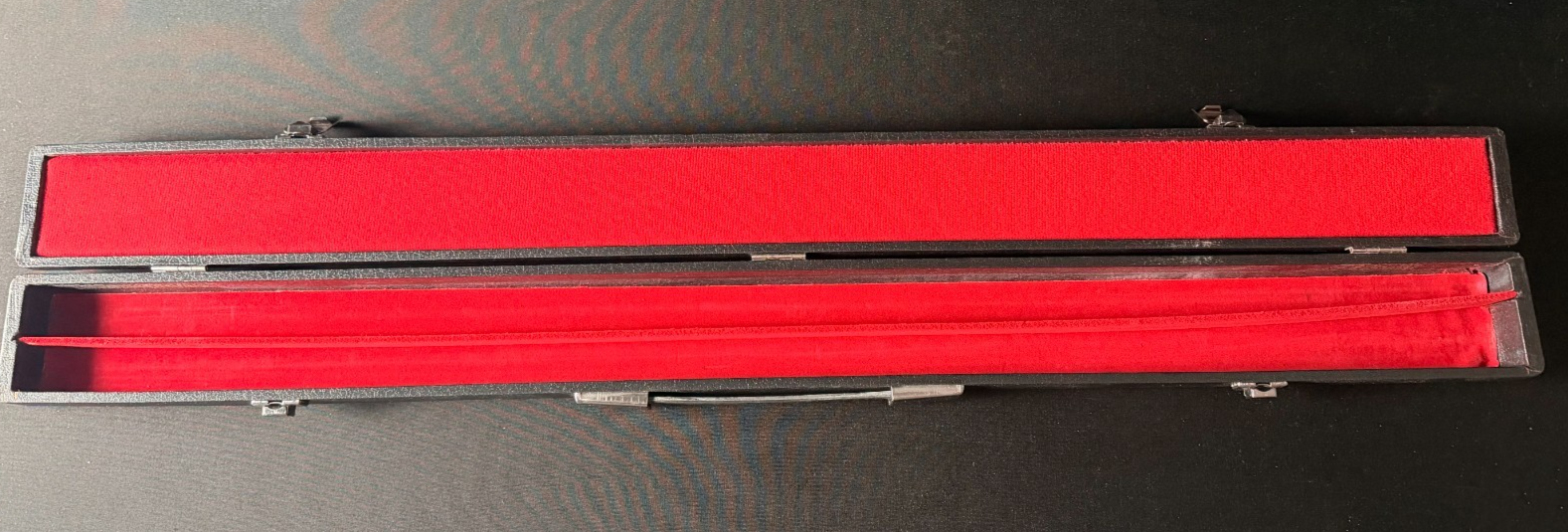Full Size Black Violin Bow Case, red interior, carry handle, silver latches - Image 4