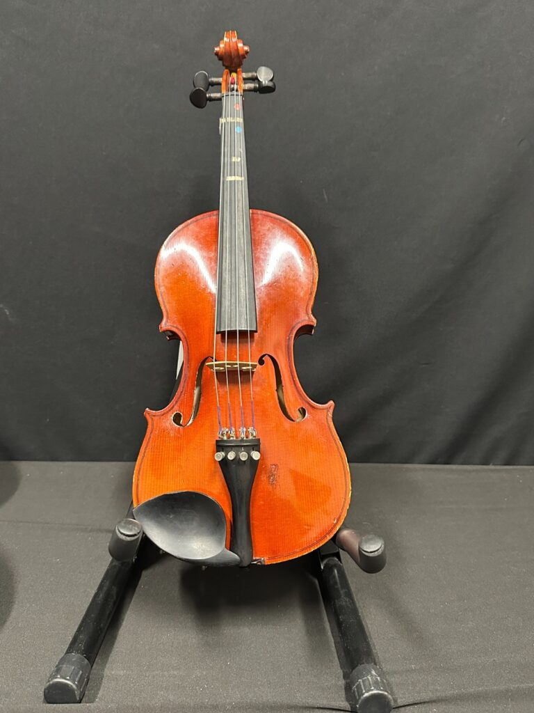 Erich Pfretzschner 13" Viola, comes with bow, chinrest, fine tuners, hard case