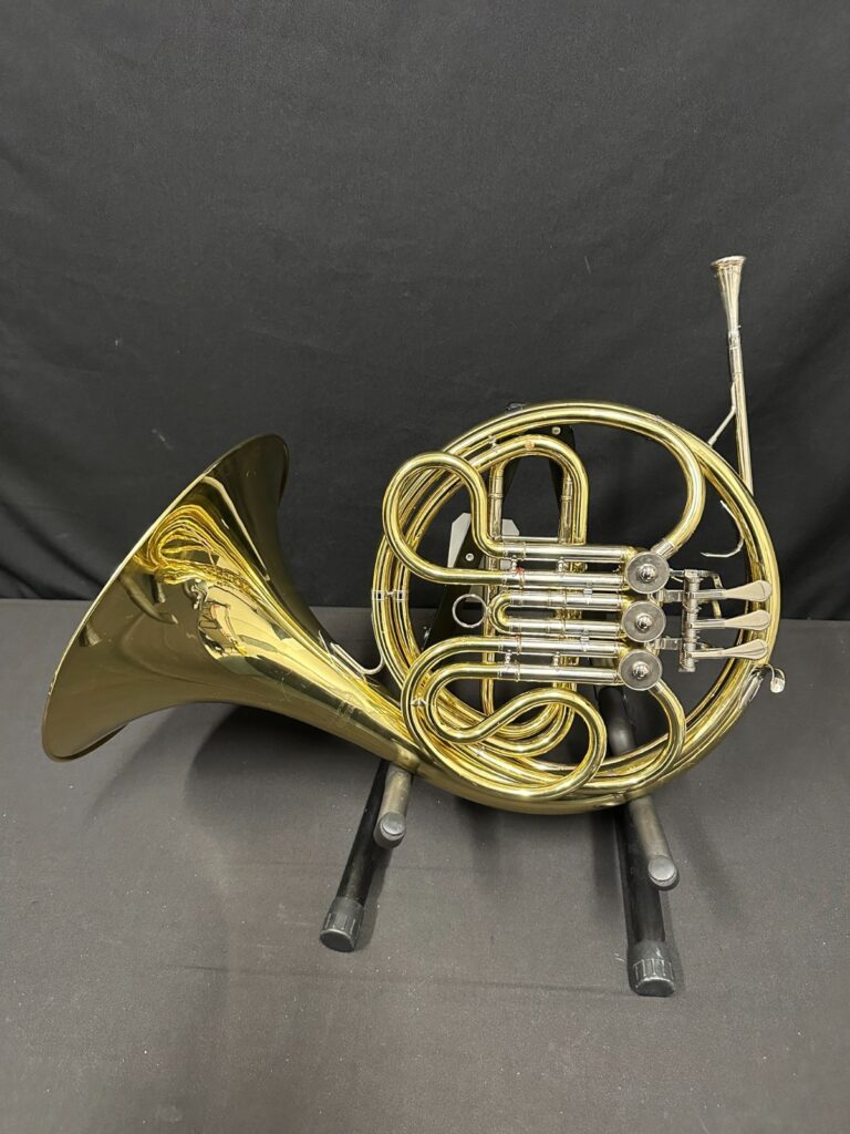 Yamaha YHR-314II French Horn, yellow brass, lacquered, single horn w/ hard case