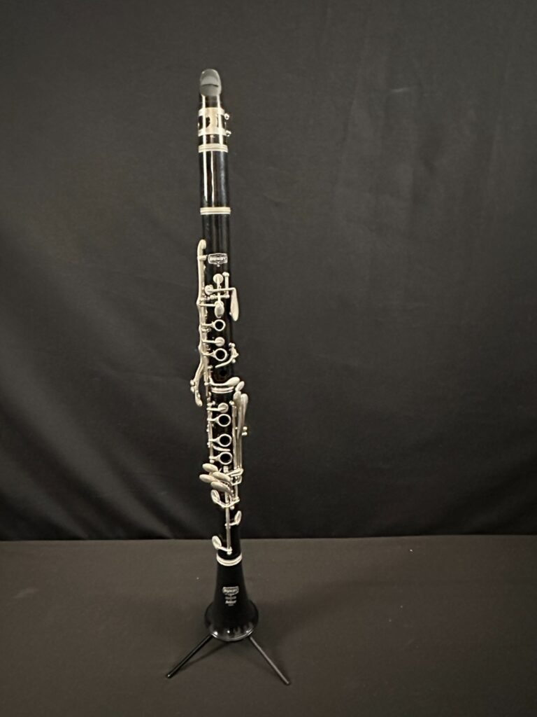 Selmer Bundy Plastic Clarinet with Yamaha 4C Mouthpiece and Bundy case