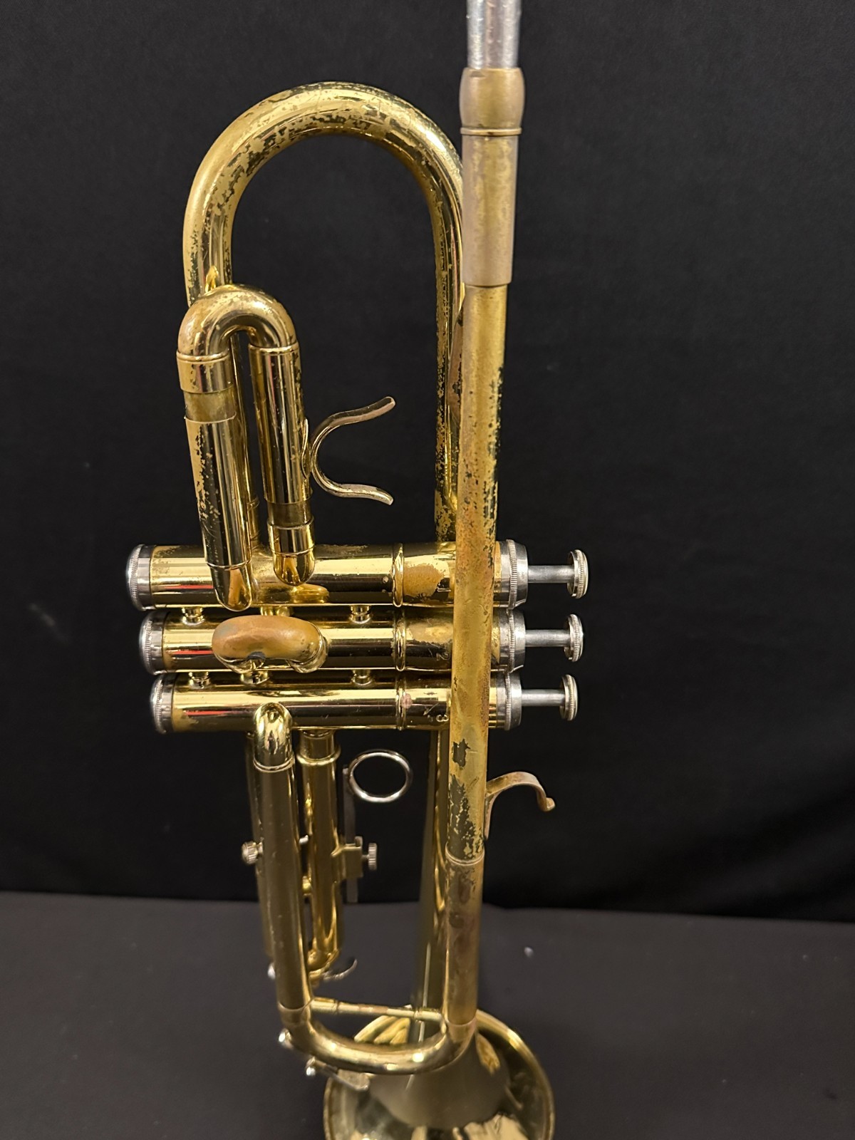 Allora Student Trumpet with Bach 3C Mouthpiece and black zippered case - Image 2