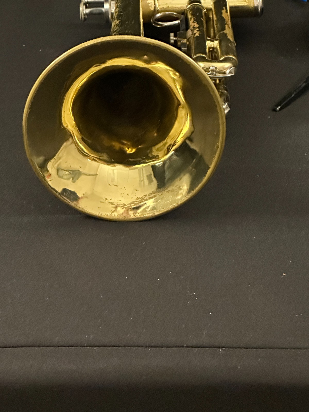 Allora Student Trumpet with Bach 3C Mouthpiece and black zippered case - Image 11
