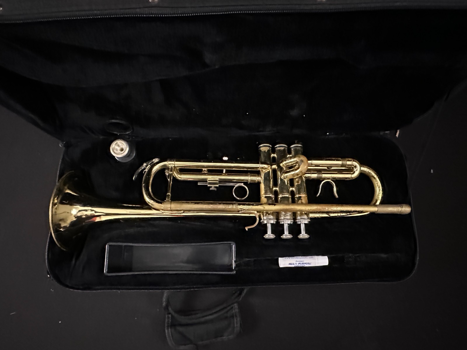 Allora Student Trumpet with Bach 3C Mouthpiece and black zippered case - Image 18