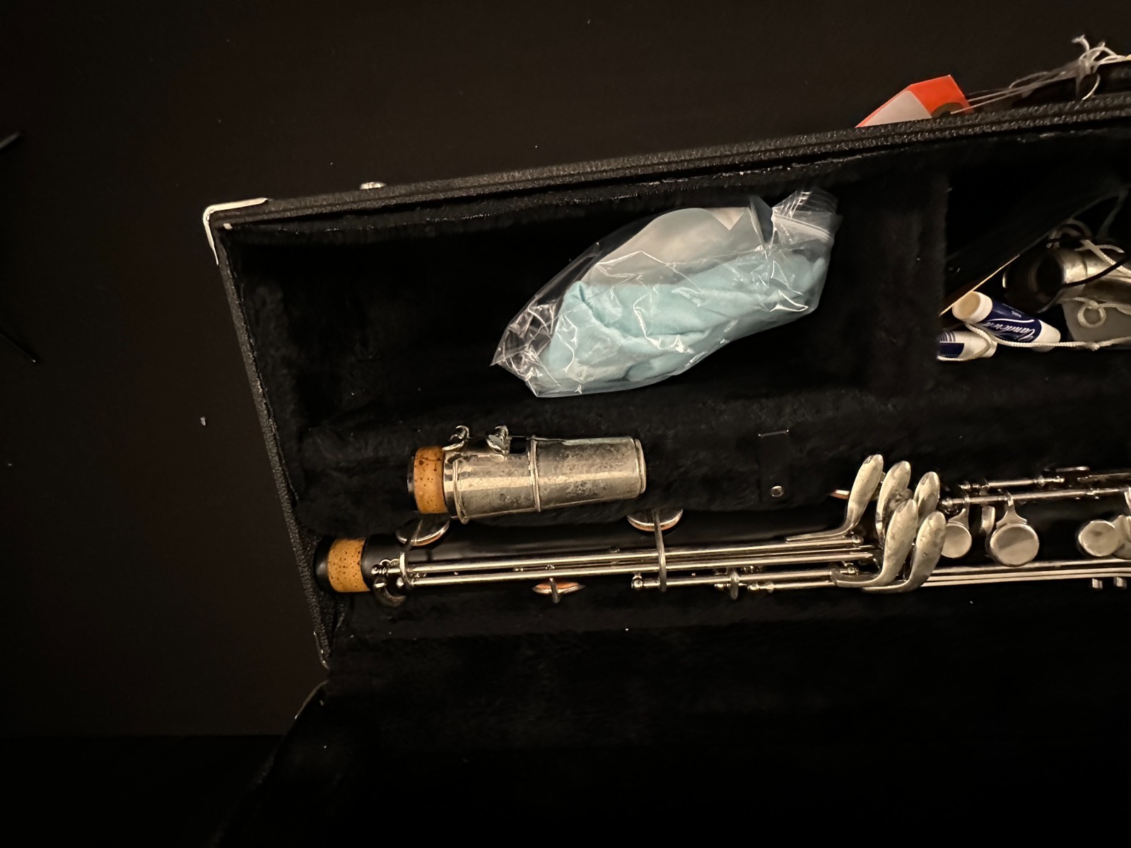 Selmer Bundy Bass Clarinet w/ mouthpiece, neckstrap, accessories, no peg Low Eb - Image 6