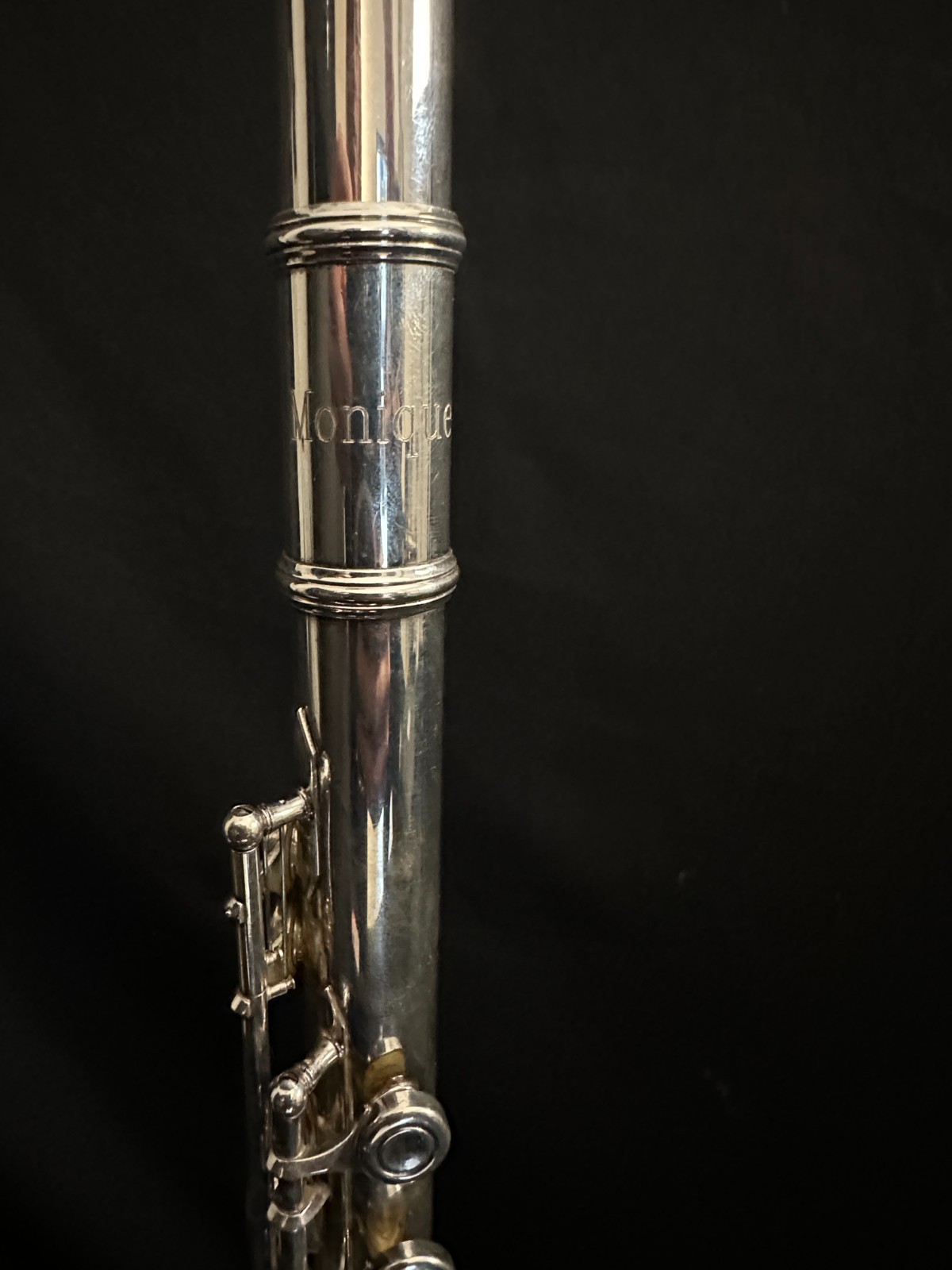 Monique Open Hole Flute, Silver plated with B-Foot joint, offset G,Comes w/ case - Image 3