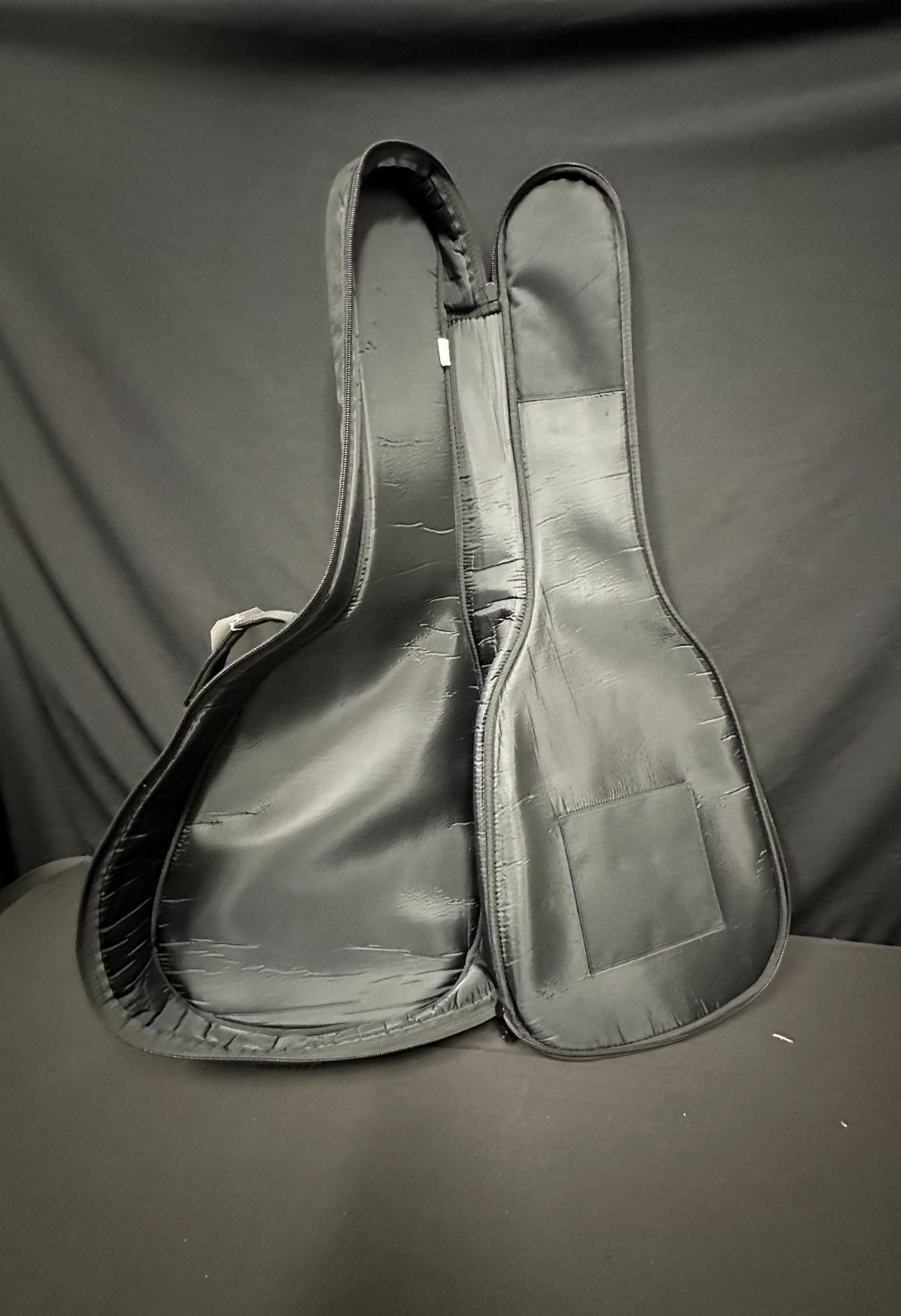 Road Runner Electric Guitar Gig Bag, Black, backpack style, with pocket - Image 10