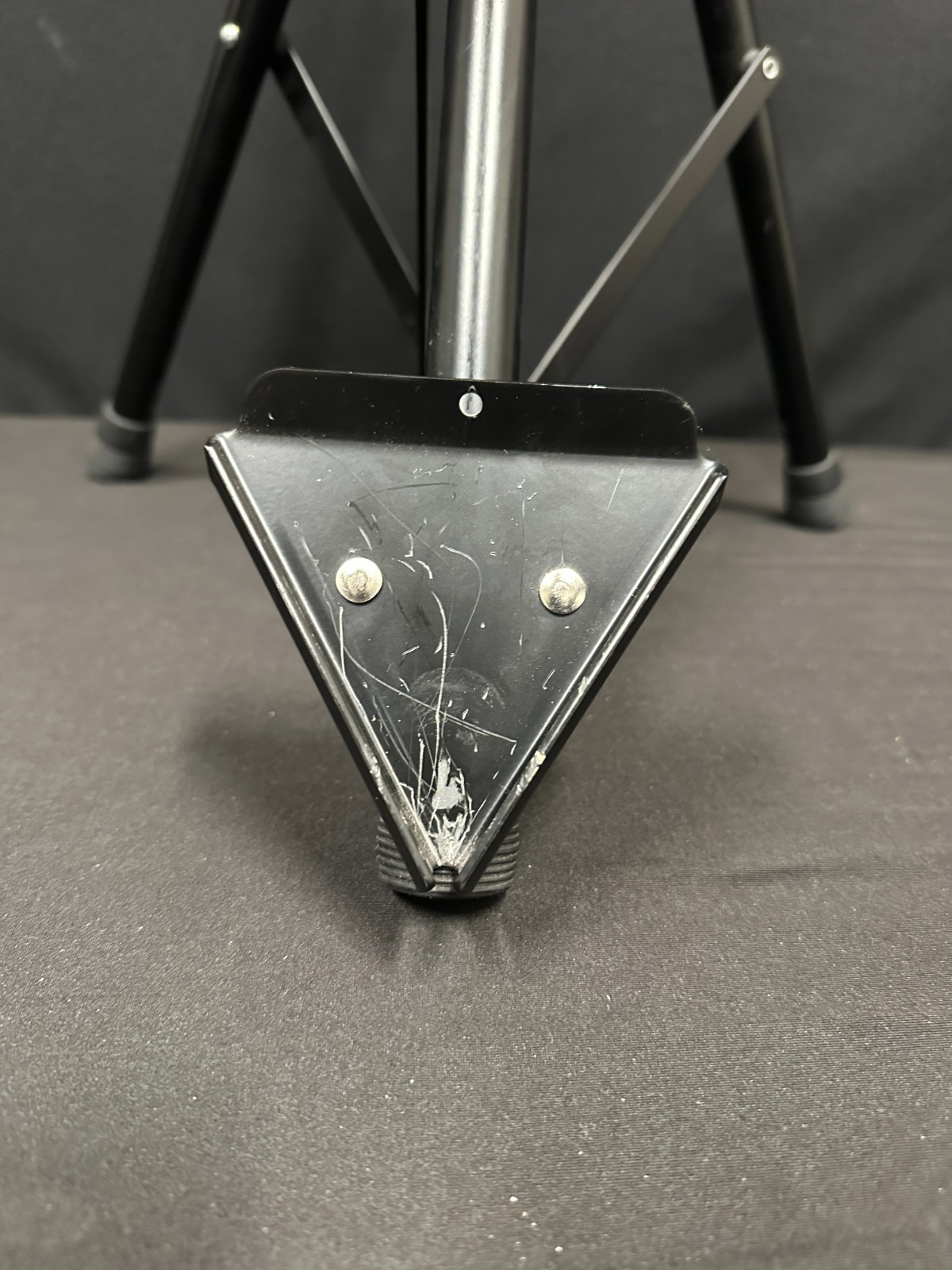 K&M 141 height adjustable Folding Double Bass Stand, steel, plastic, soft rubber - Image 9