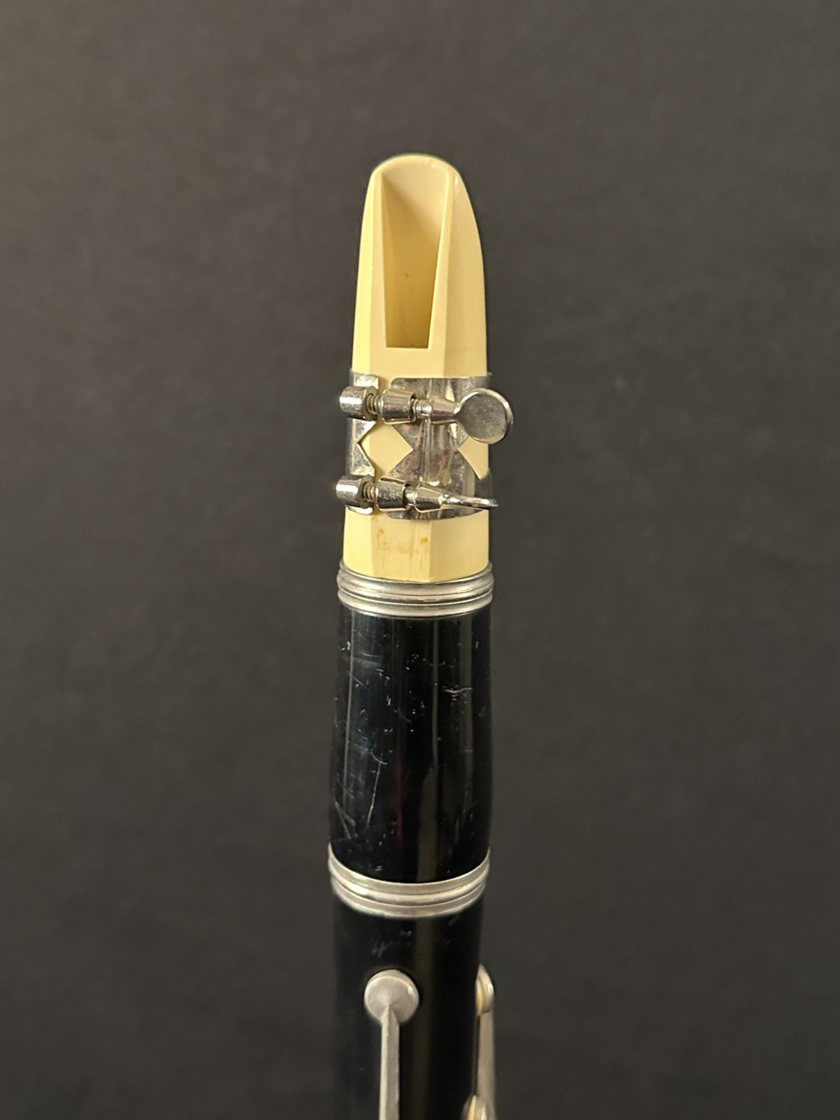 Buffet Plastic Student Clarinet comes with Brilhart mouthpiece, case w/latches - Image 9