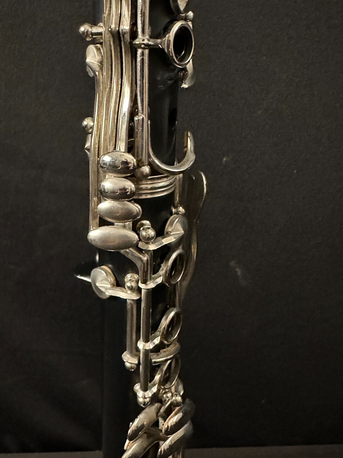 Buffet Plastic Student Clarinet comes with Brilhart mouthpiece, case w/latches - Image 15